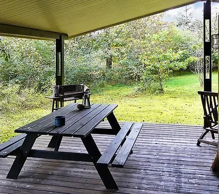 Two-bedroom Holiday In 10 *