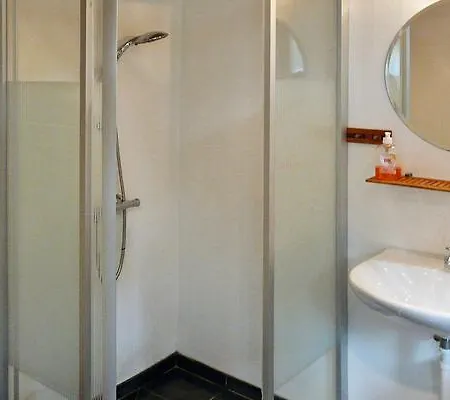 Two-bedroom Holiday In 10 Vakantiehuis *