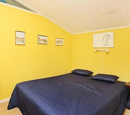 Two-bedroom Holiday In 10 * Ålbæk
