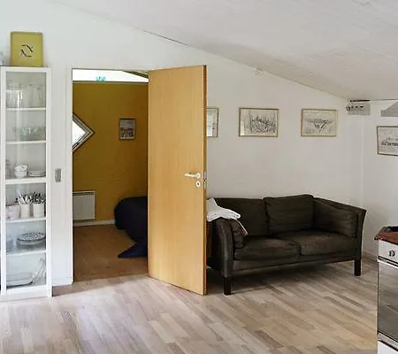 Two-bedroom Holiday In 10