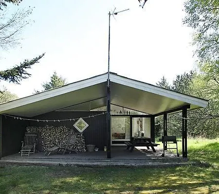 Two-bedroom Holiday In 10 Ålbæk